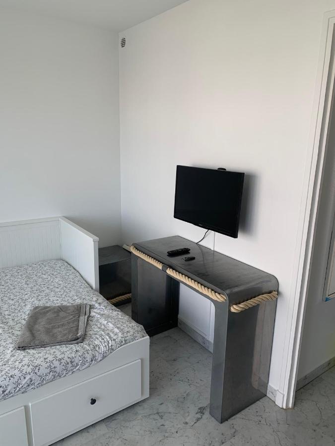 Les Appartements De Lina-Self Check In Ла Гранде-Моте Екстериор снимка