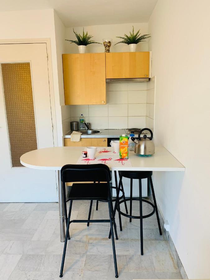 Les Appartements De Lina-Self Check In Ла Гранде-Моте Екстериор снимка
